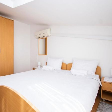 Family Holiday Apartments Lucia ヴォディツェ エクステリア 写真